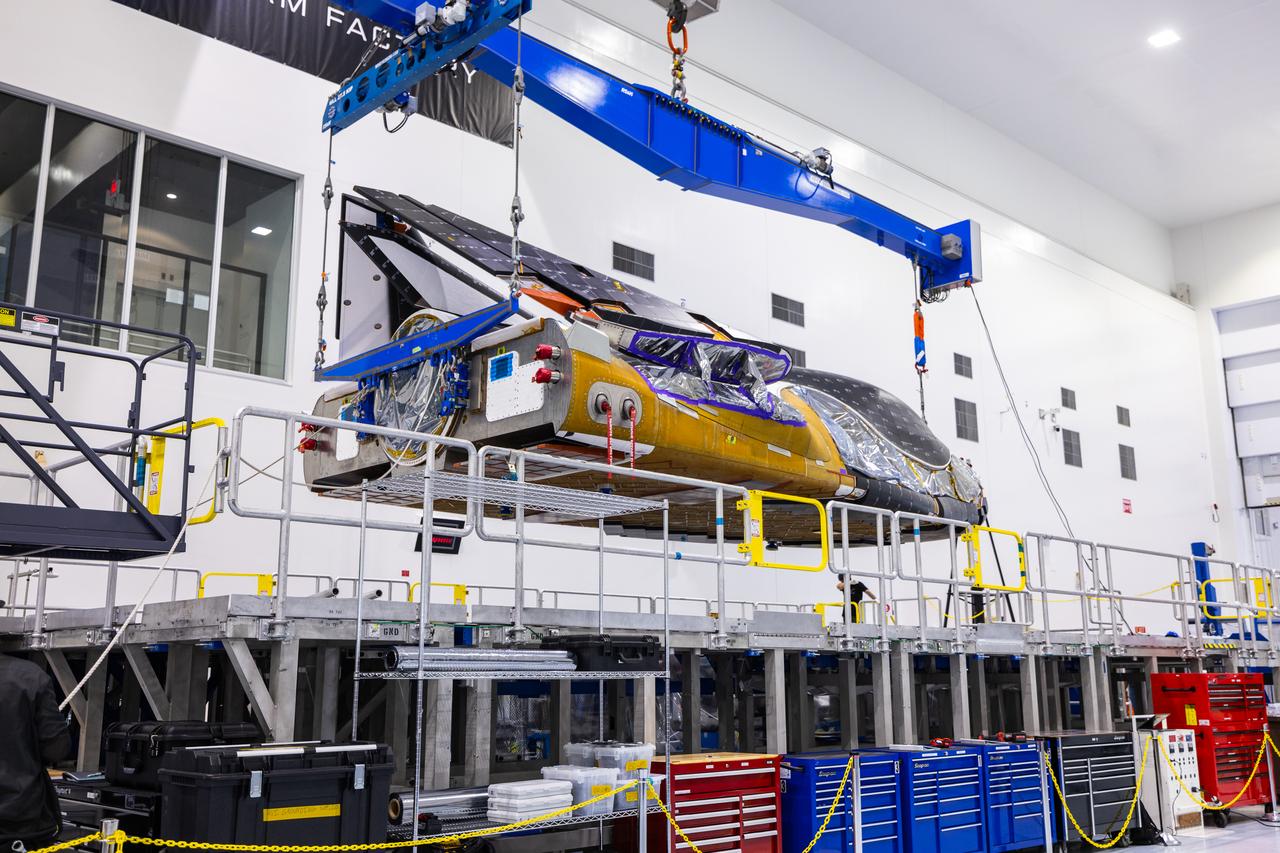 Sierra Space Dream Chaser Arrival - Move to High Bay
